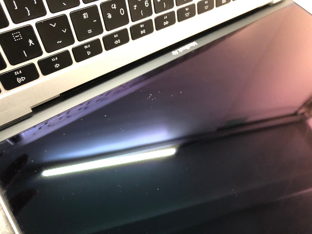 ジャンク【Apple】MacBook Air Retina 13inch 2019 A1932 CPUなし メモリなし ストレージなし ロジックボード欠品 外装のみ 中古Macの画像2