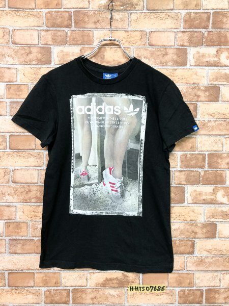 adidas アディダス メンズ ロゴ入り 足スニーカー プリント 半袖Tシャツ J/M トルコ製 黒 綿_画像1