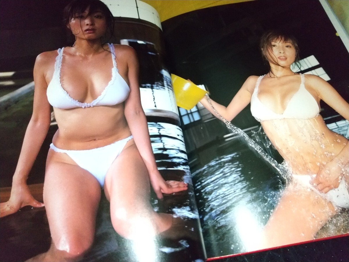 元トゥナイトリポーター、タレント、女優、上杉梨華、ラスト写真集です。モリマン。太もも。はみ出し尻。レースクイーン。の画像7