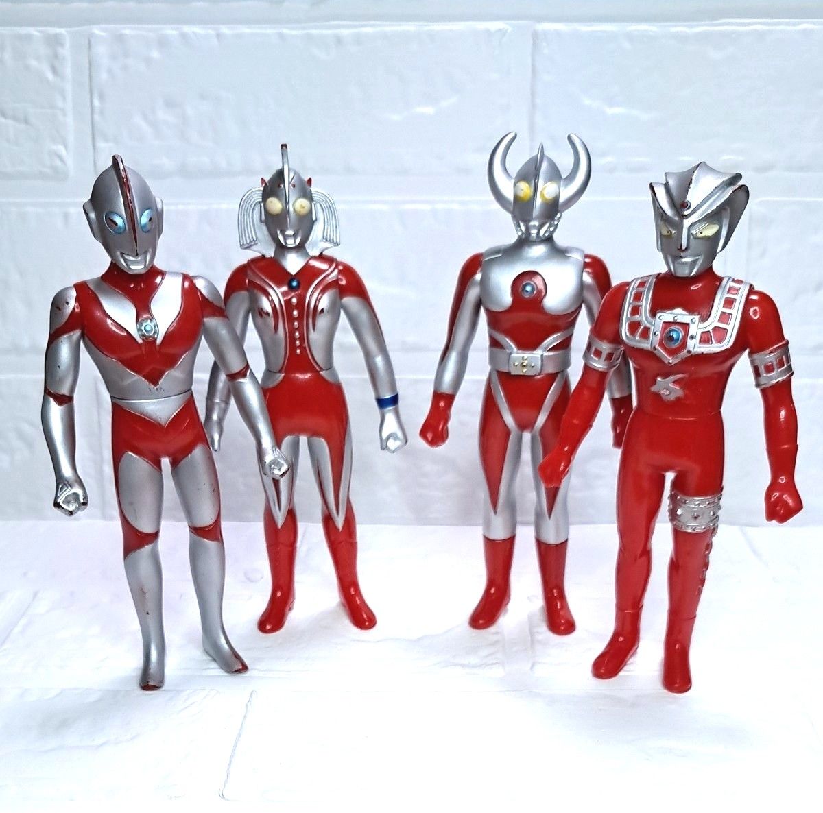 【人気急上昇】 ウルトラマン 円谷プロ BANDAI セット 体 4 ソフビ 日本製 特撮