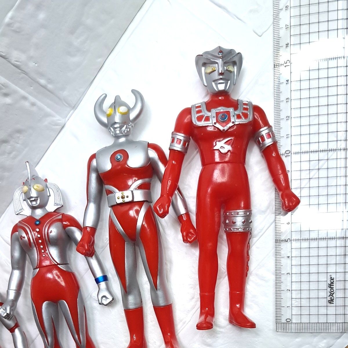 ウルトラマン 日本製 ソフビ 4 体 セット BANDAI 円谷プロ ウルトラマン 日本製 ソフビ 4 体 セット BANDAI 円谷プロ