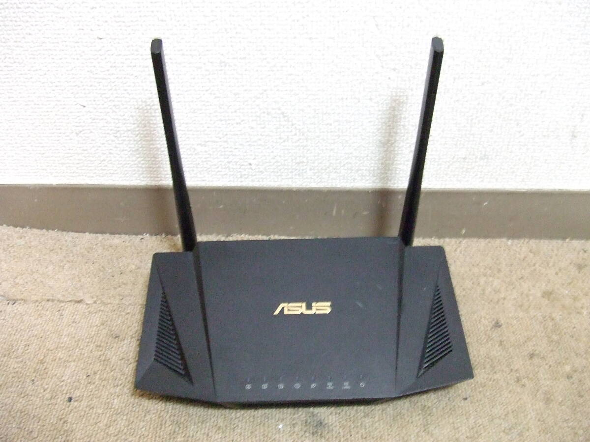 i83  Asus RT-AX56U ax1800 Wi-Fi 6デュアルバンドWi-Fiルーター 中古 未確認 現状品の画像1