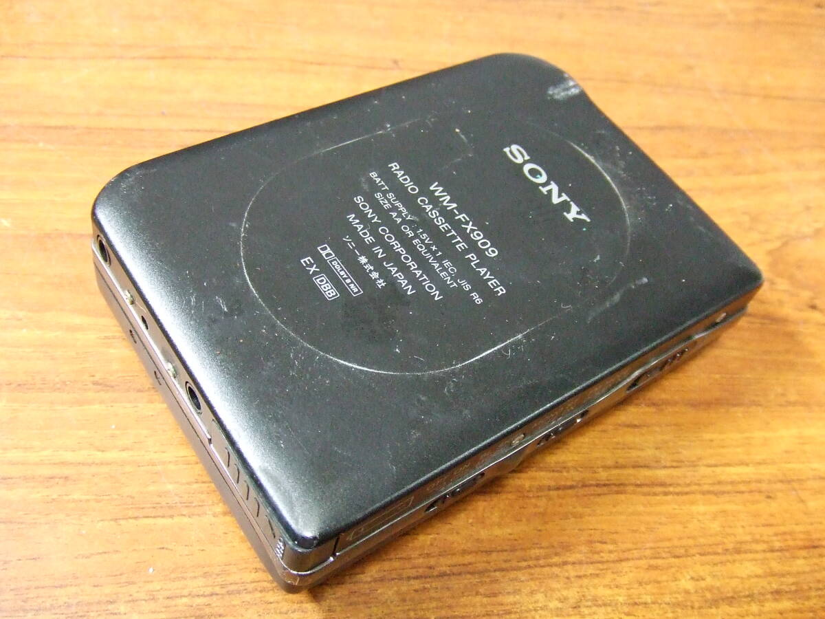 i453 SONY ソニー カセットウォークマン WM-FX909 中古　未確認 ジャンク 本体_画像4