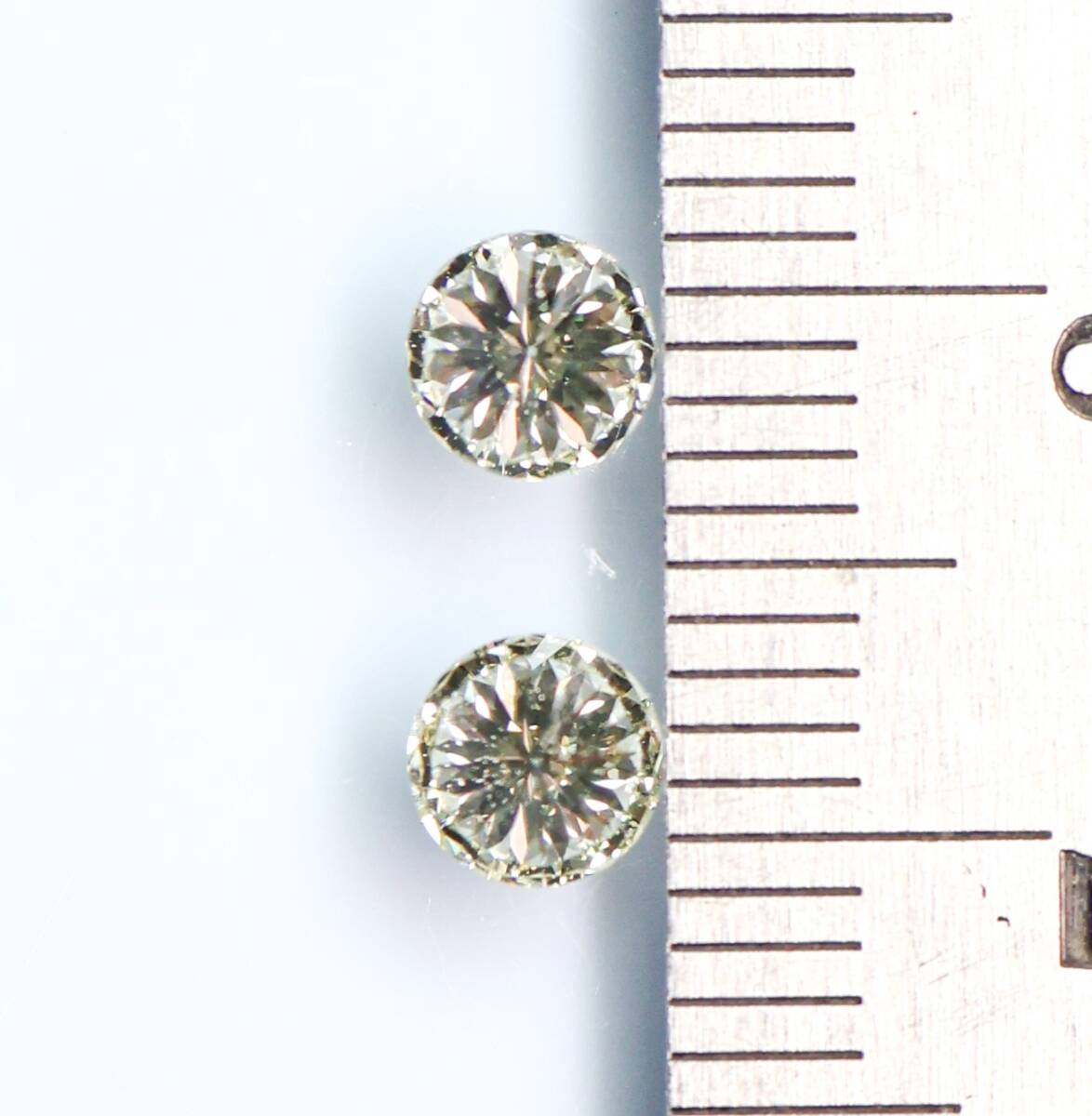 【１００円～】ペアルース！計0.767ｃｔ 天然ダイヤ VERY LIGHT YELLOW（ナチュラルカラー）SI1 Very Good！_画像5