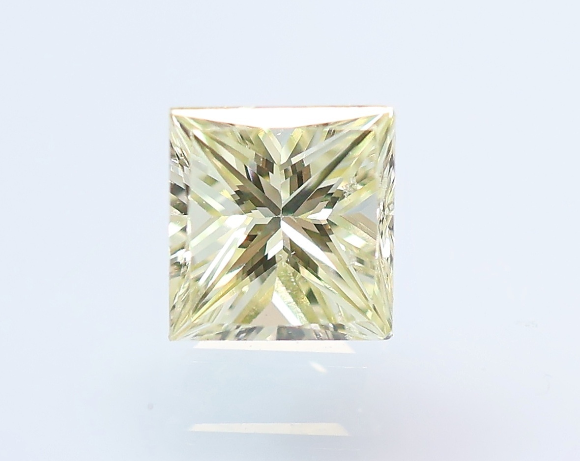 【１００円～】0.350ct 天然ダイヤ VERY LIGHT YELLOW（ナチュラルカラー）SI1 PRカット