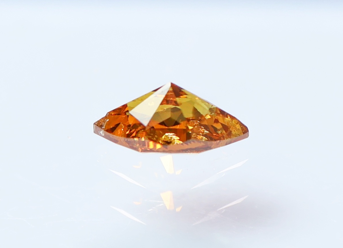 [100 jpy ~]0.285ct natural diamond FANCY DEEP YELLOWISH ORANGE( natural color )I1 MQ cut 