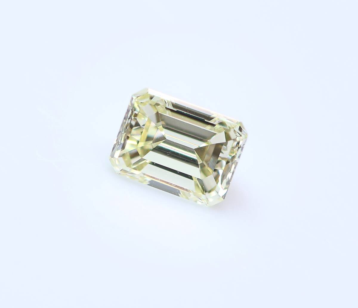 [100 jpy ~]VS1!0.504ct natural diamond VERY LIGHT YELLOW( natural color )EM cut 