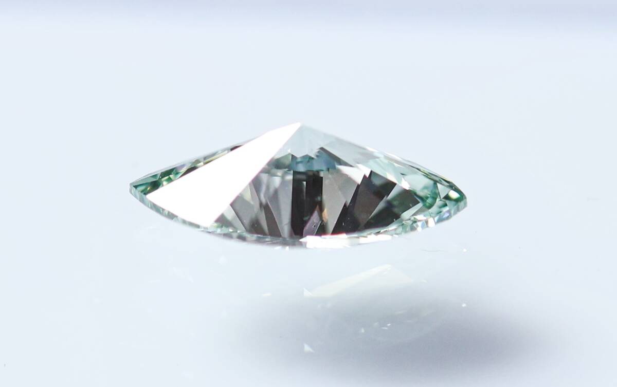 【１００円～】VS2！0.626ｃｔ 天然ダイヤ FANCY LIGHT GREEN BLUE（トリート）MQカットの画像5