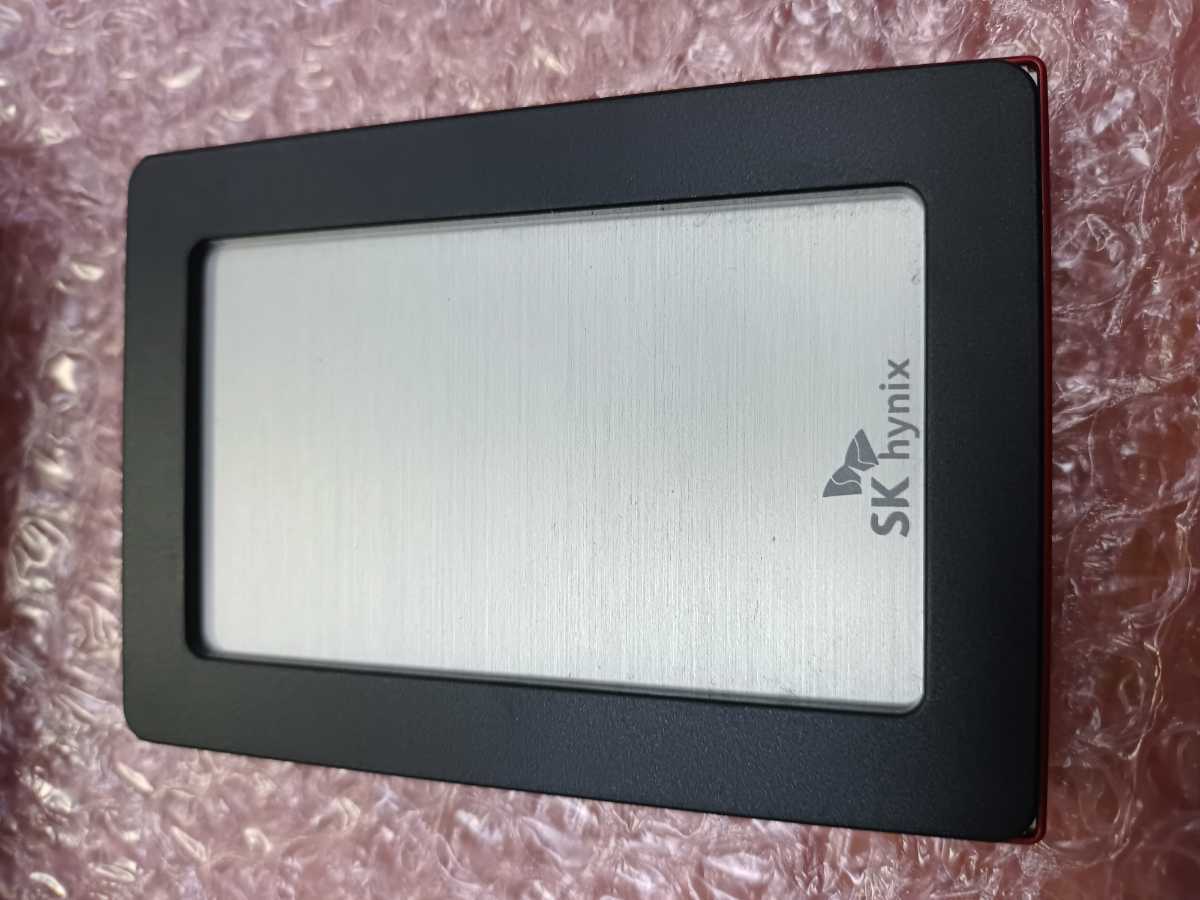 【送料込】中古 稼働3686時間 SK hynix　256GB SATA 内蔵 SSD 2.5インチ動作確認済み (SN:～07O69)_画像2