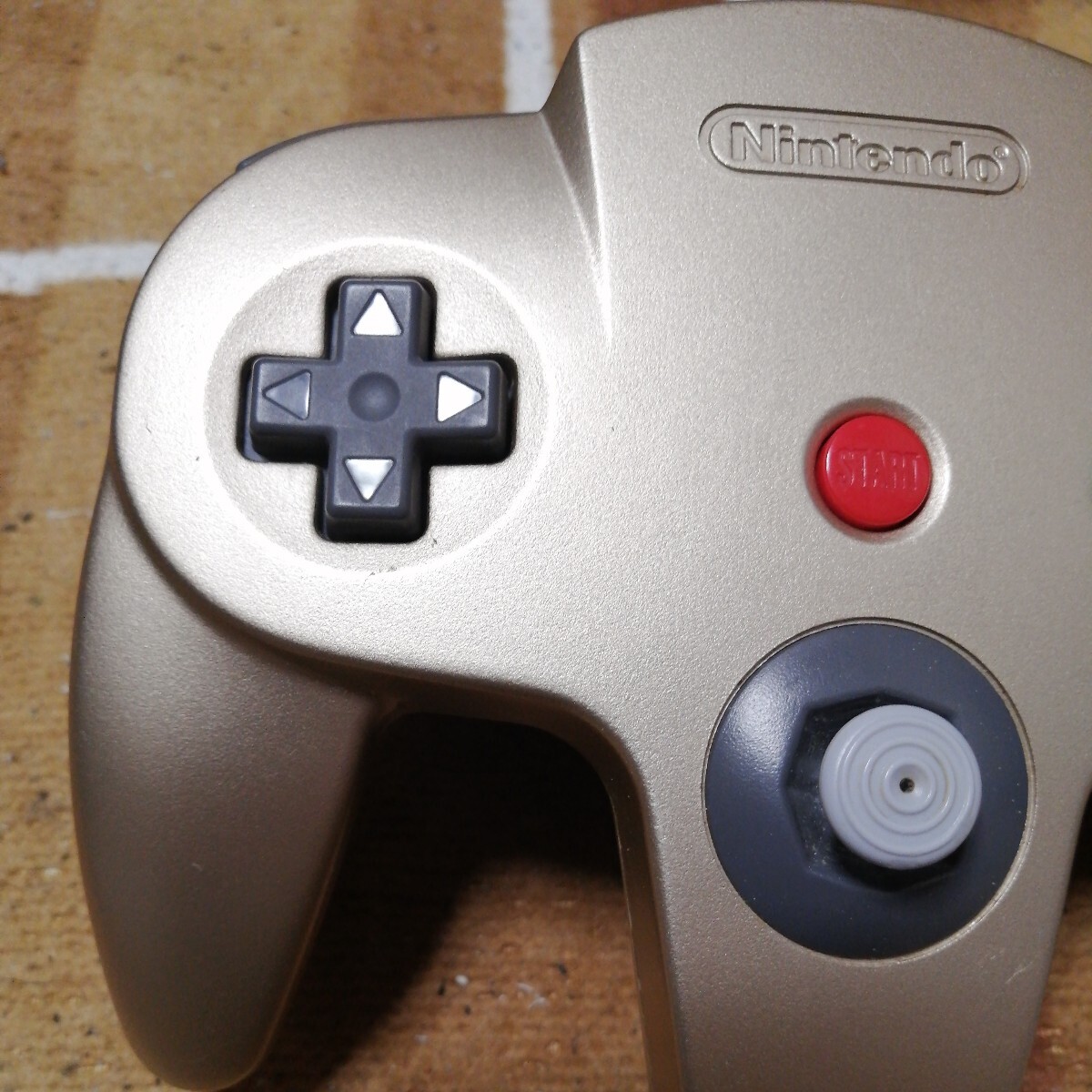 動作確認済 コントローラーブロス ゴールド N64 ニンテンドー 64 純正 Nintendo 任天堂 の画像2