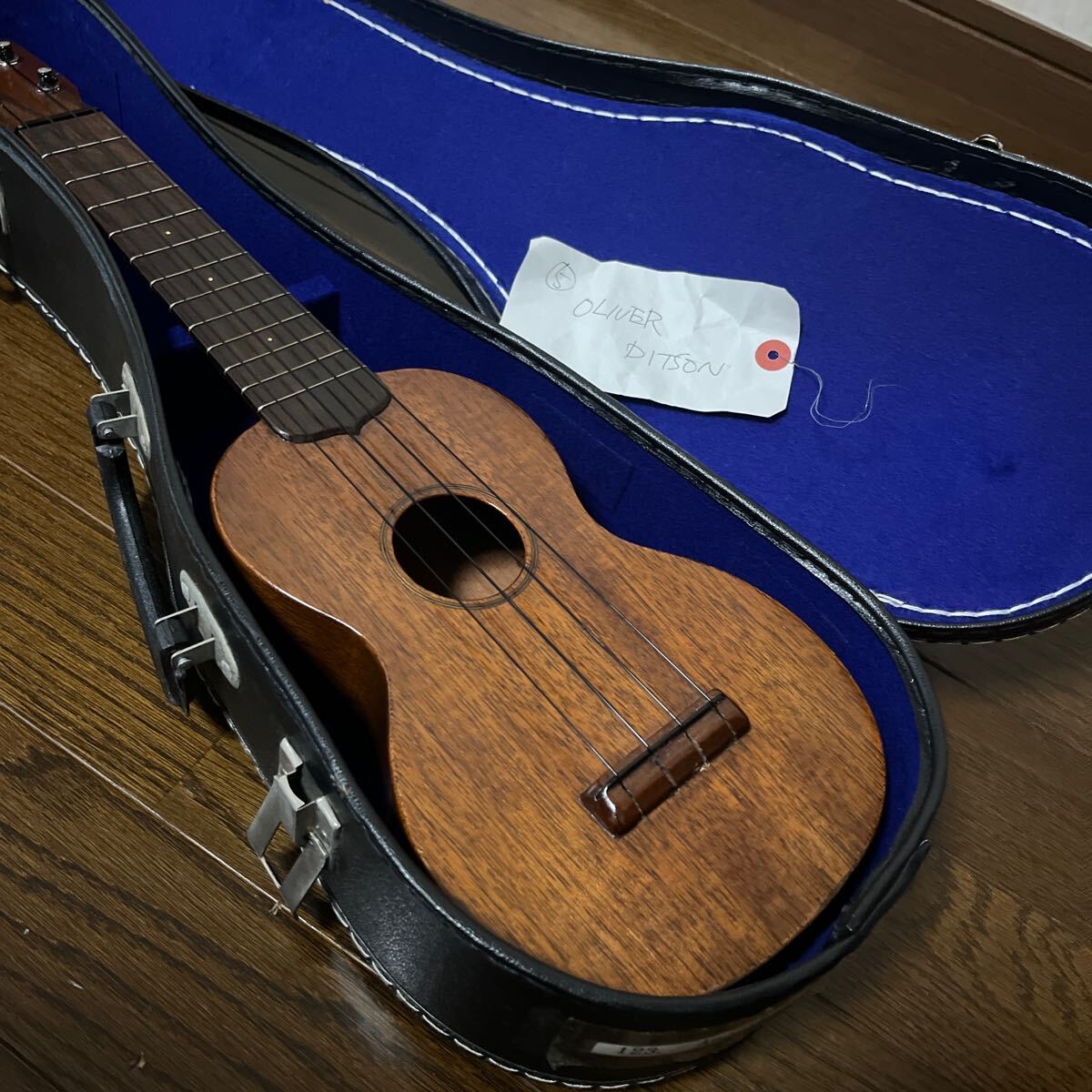  ukulele OLIVER DITSON stringed instruments case attaching 