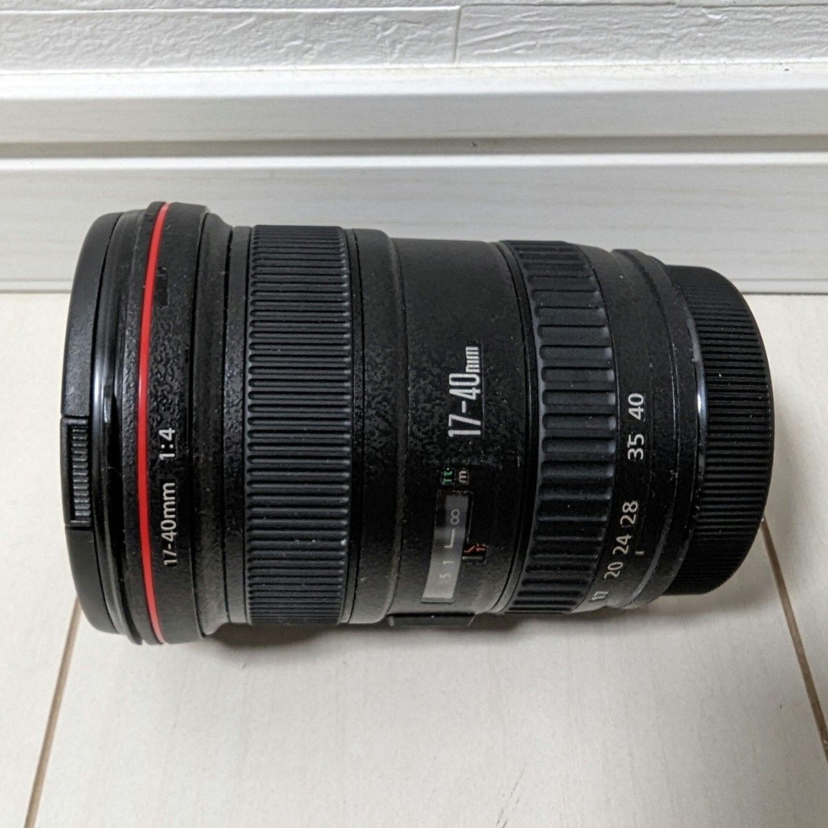 CANON EF 17-40mm F4 L USM + EW-83H , EW-83E