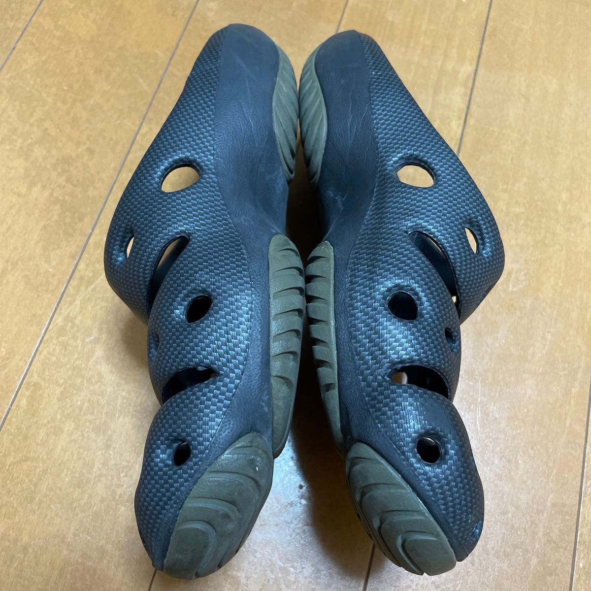 KEEN ヨギ 