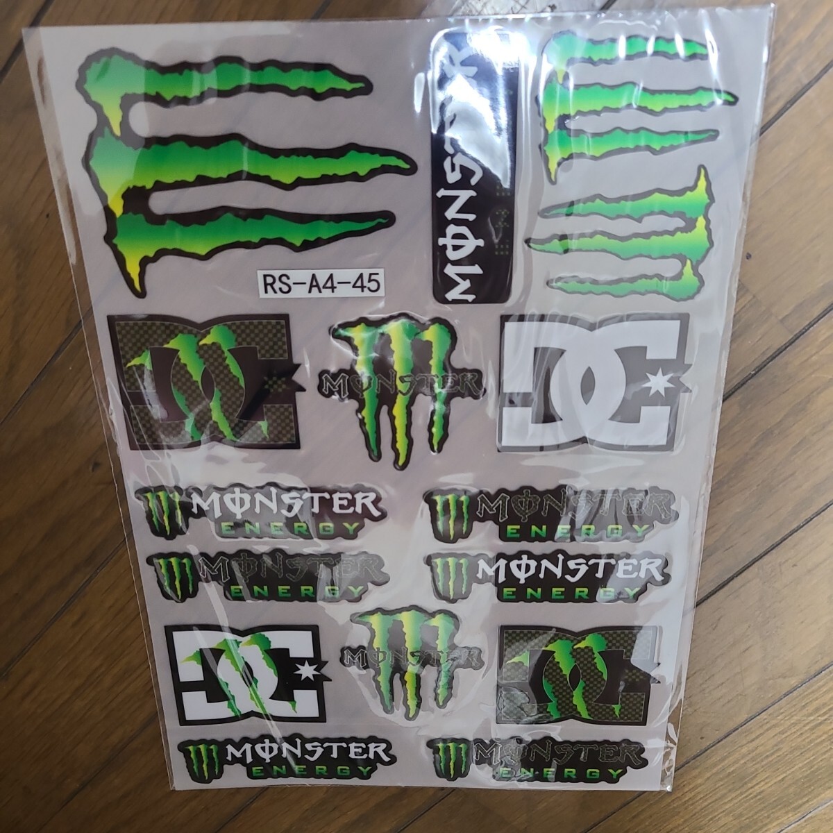 防水反射 耐久性素材バイクステッカー モンスターエナジーヘルメットMotoGP MONSTER ENERGY カッティングシール シール デカールの画像6