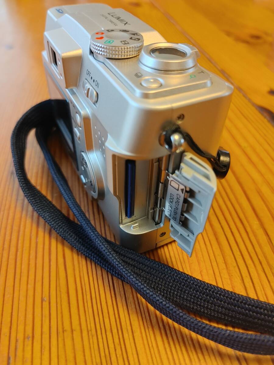 ☆ 1円スタート 動作確認済み コンパクトデジタルカメラ デジカメ Panasonic パナソニック LUMIX DMC-LC33 LEICA ☆の画像7