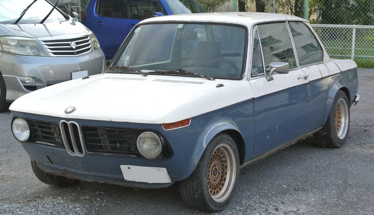 Yahoo!オークション - BMW 2002 1973年式 前期型 丸テール Yahoo!オークション - BMW 2002 1973年式 前期型 丸テール