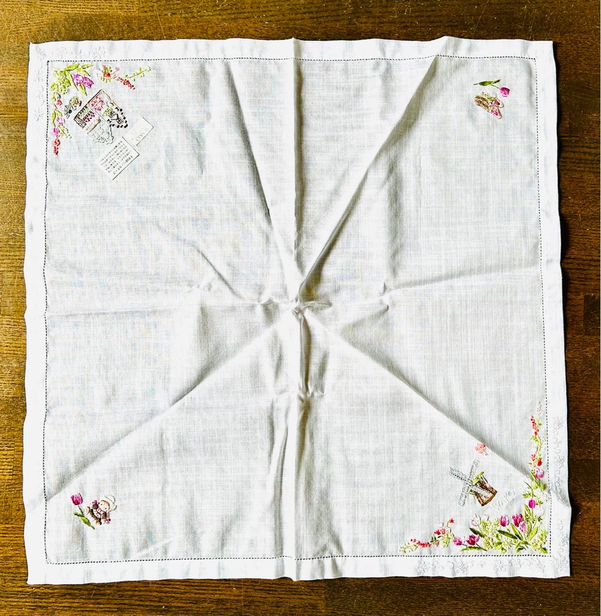 銀座和光 手刺繍ハンカチ モチーフオランダ ベトナム製 銀座和光 手刺繍ハンカチ モチーフオランダ ベトナム製