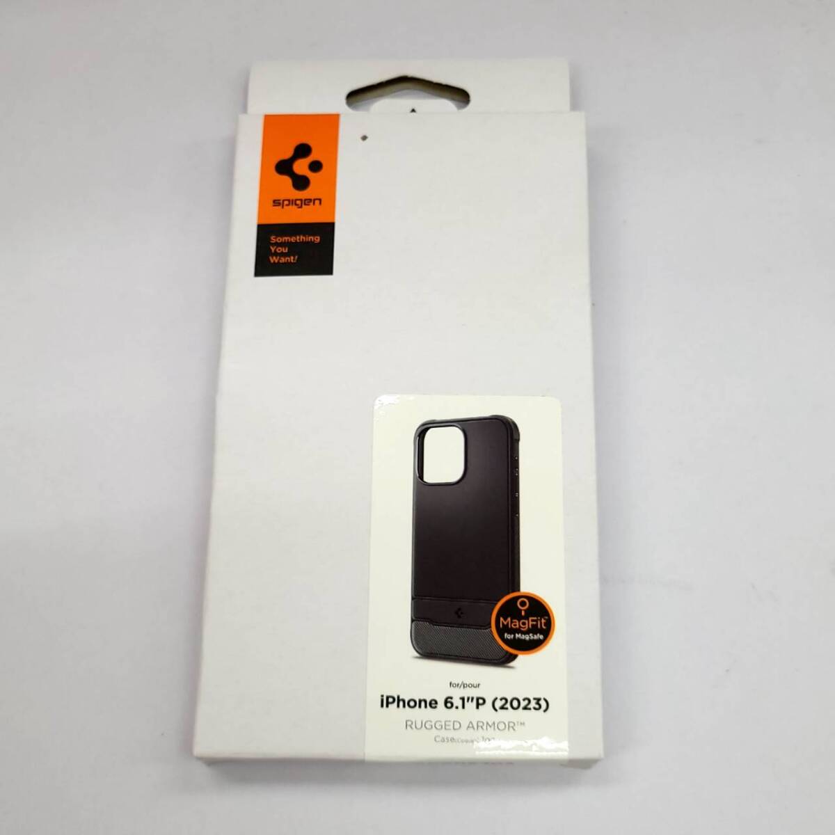 ★【在庫処分価格】Spigen iPhone 15 Pro ケース MagSafe 耐衝撃 ACS06703 マット・ブラック カーボンデザイン☆C04-463aの画像6