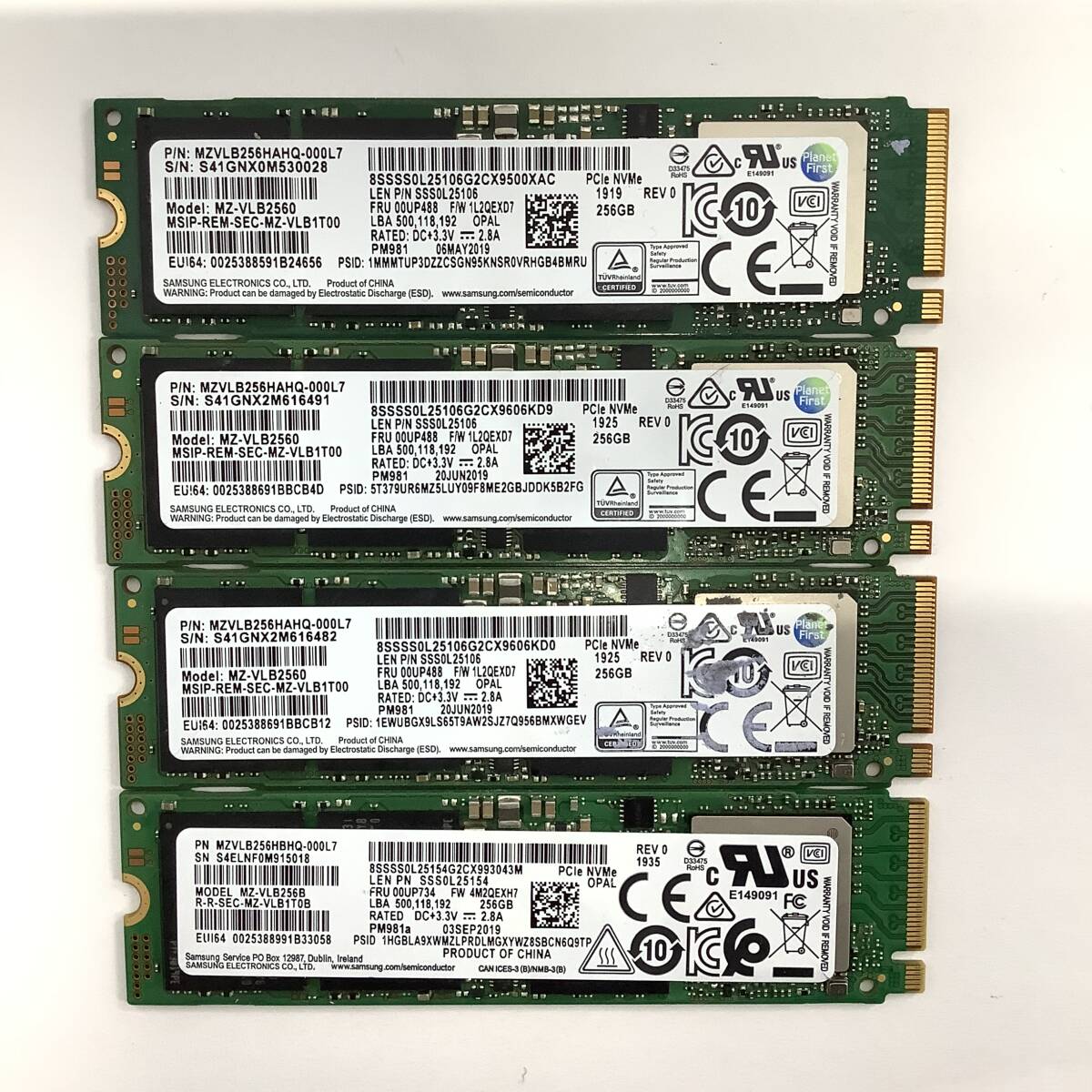 K60410157 SAMSUNG 256GB NVMe SSD 4 point [ used operation goods ]