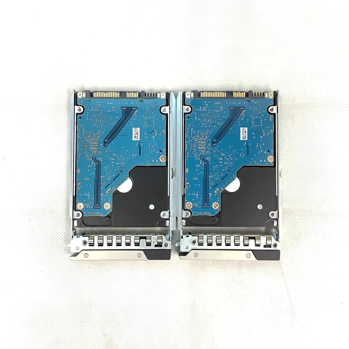 K6042265 DELL 600GB SAS 15K 2.5インチ HDD 2点 R740xd/R640/R440の専用マウンタ付き【中古動作品】_画像2