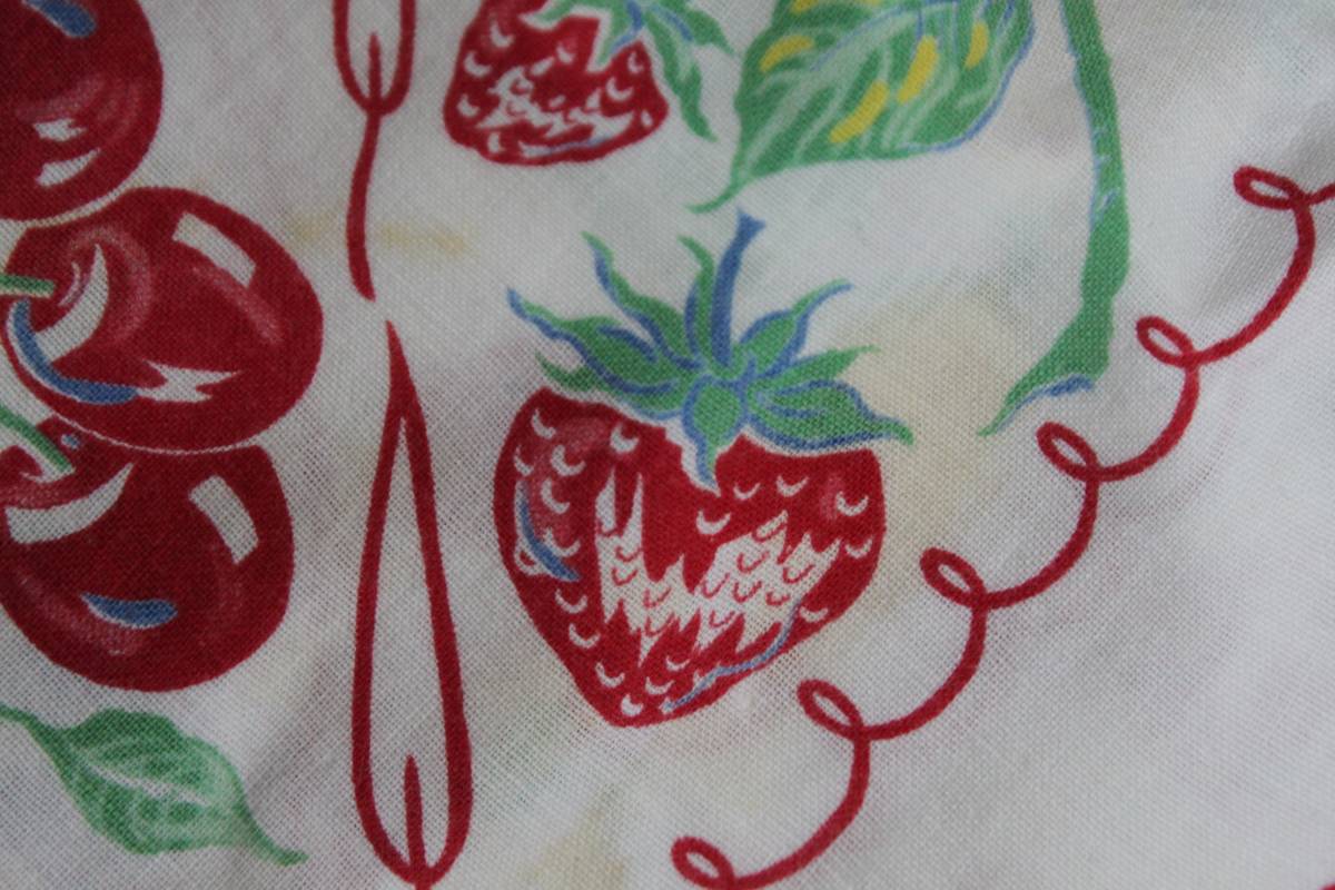 Vintage Tablecloth W/6 Napkins アメリカンヴィンテージ さくらんぼいちごりんご洋梨フルーツ柄 テーブルクロス&ナプキン6枚付 シミ傷あり