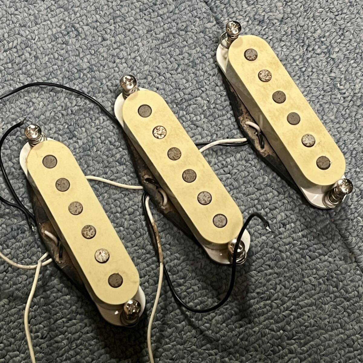 【中古】 90年代 Fender Japanフェンダージャパン シングルコイル ピックアップセット 導通確認済 詳細不明 ストラト エレキギターの画像1