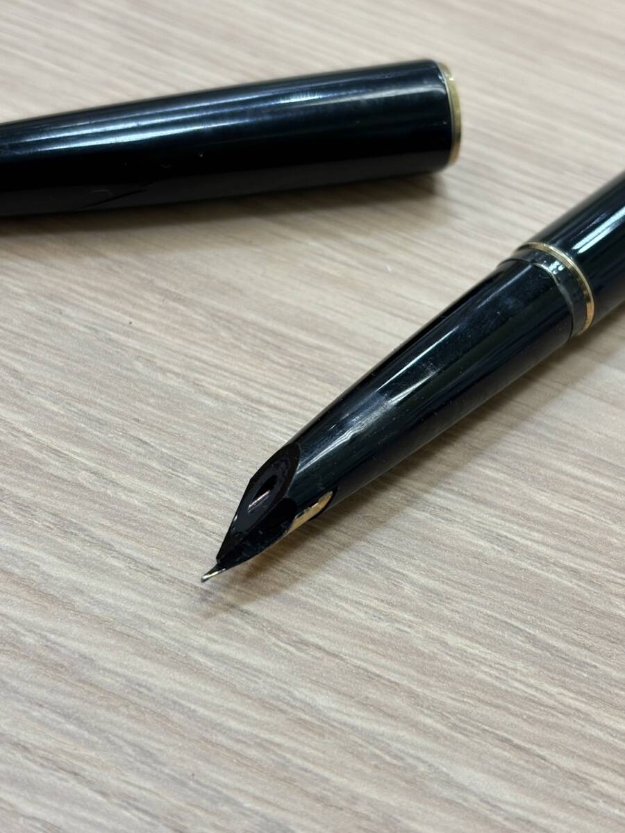 【RSA-2913】【1円スタート】 Mont Blanc モンブラン 万年筆 585 14金 文房具 筆記用具 筆記未確認 ゴールド ケース付き 現状品 保管品_画像7