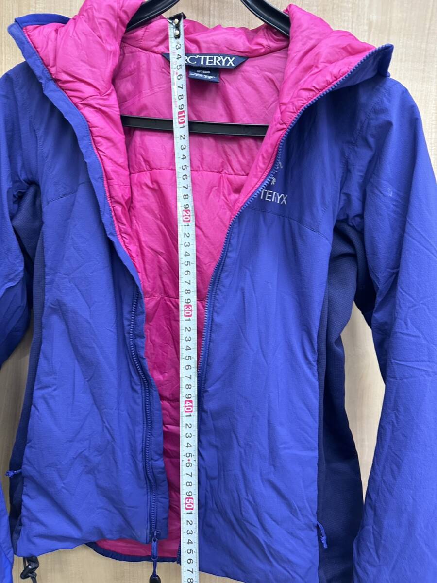 【EKA-9.1AT】1円スタート ARCTERYX アークテリクス 中古品 長期保管品 レディース アウトドアパーカー ファッション ピンク ブルー の画像6