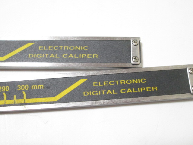 [ap2 HN8731] ELECTRONIC DIGITAL CALIPER デジタルノギス 0-300mm H500-30 ケース付き 2点 セット まとめ 測定器 計測器 【動作未確認】の画像9