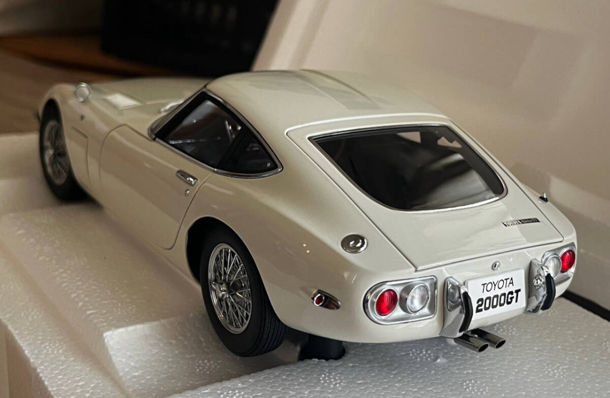 【新品未展示】AUTOart 1/18 トヨタ 2000GT ワイヤースポークホイール バージョン （ホワイト）モデルカーの画像3