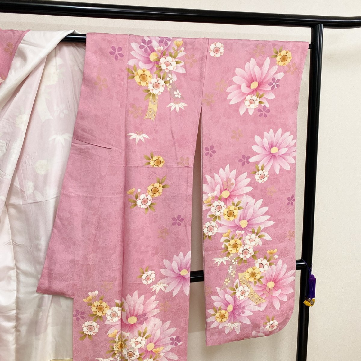 着物月花 刺繍 可憐な花 振袖 正絹 パールトーン加工 ki1197の画像4