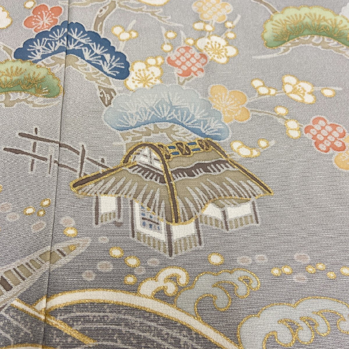 着物月花 金駒刺繍 金彩 ぼかし染 茶屋辻文様 色留袖 未使用品 正絹 金糸 共八掛 一つ紋 縫紋 ki1222の画像7