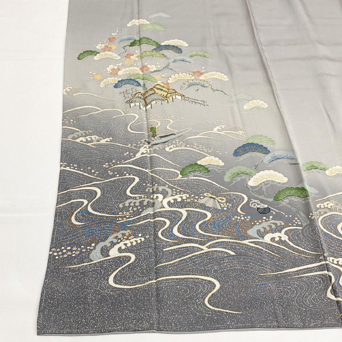 着物月花 金駒刺繍 手描き友禅 品のある松 色留袖 未使用品 正絹 金糸 共八掛 一つ紋 パールトーン加工 ki1286の画像4