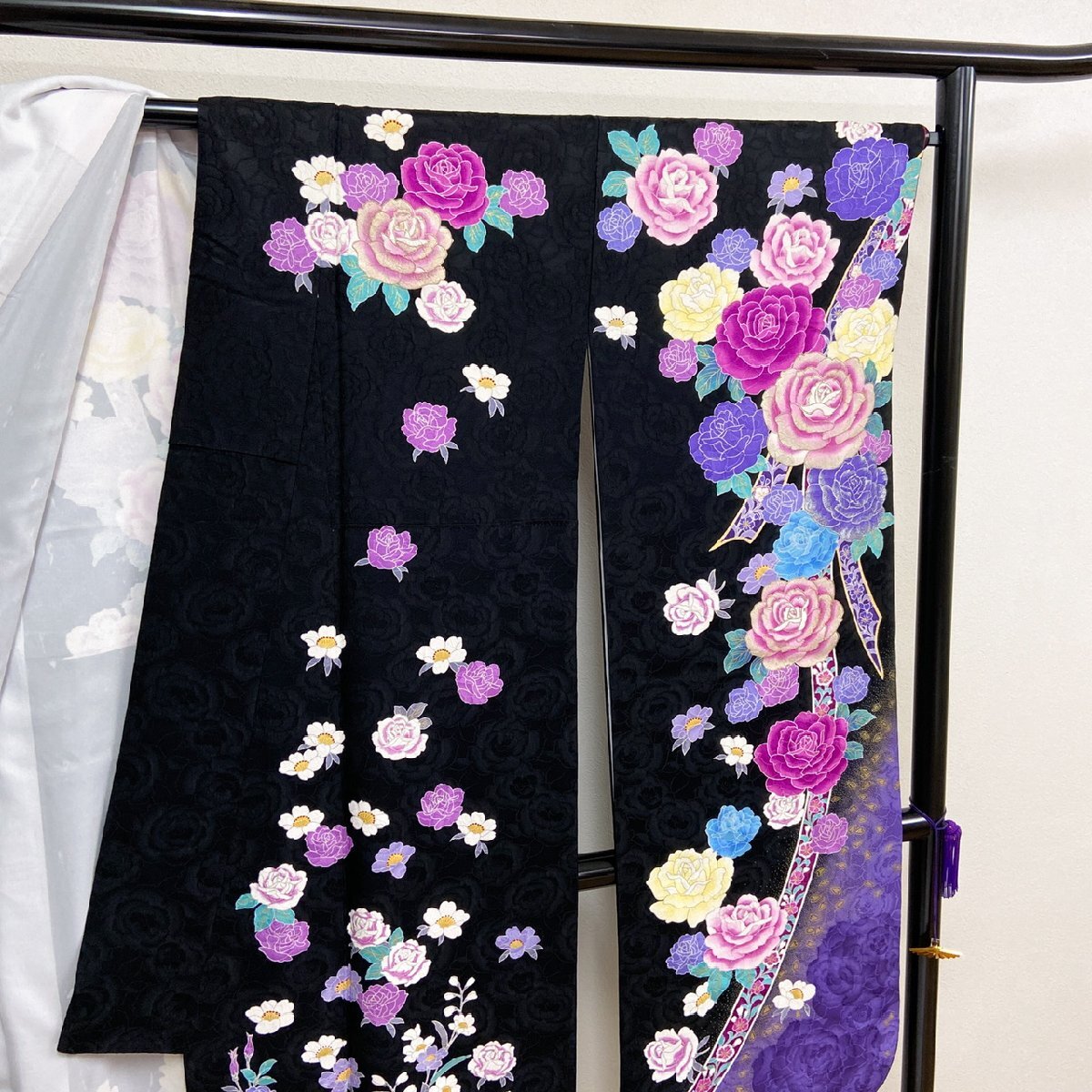 着物月花 金彩 刺繍 ぼかし染 可憐な薔薇 振袖 正絹 金銀糸 共八掛 ki1355の画像6