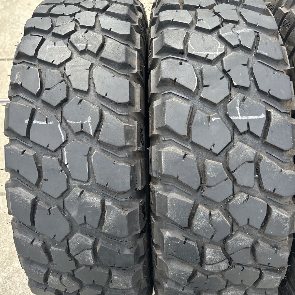 LT 225/75R16. 110/107Q BFGoodrich Mud-Tterrain T/A 2016 год 