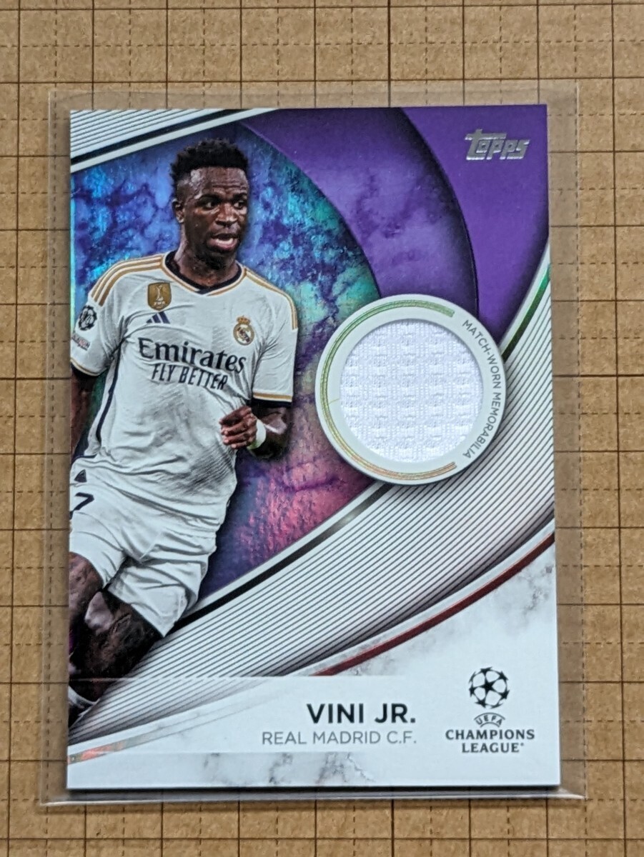 ヴィニシウス・ジュニオール【SOCCER 2023-24 TOPPS UEFA CLUB COMPETITIONS 】VINI JR. TS-VJ スーパースター レリック パープル箔版#/299_画像1