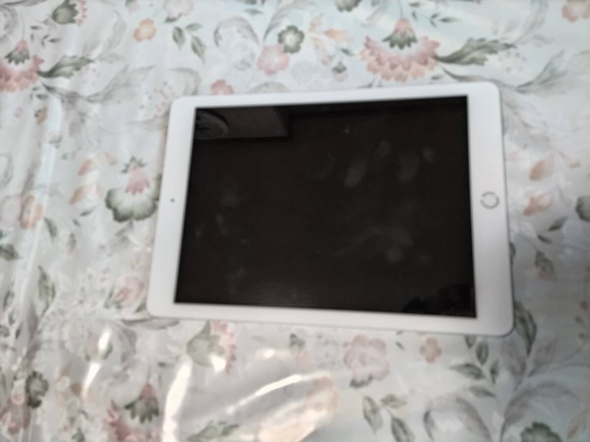 【ジャンク】iPad6 第6世代A1893 128GB WIFIモデル アップル アイパッドの画像1