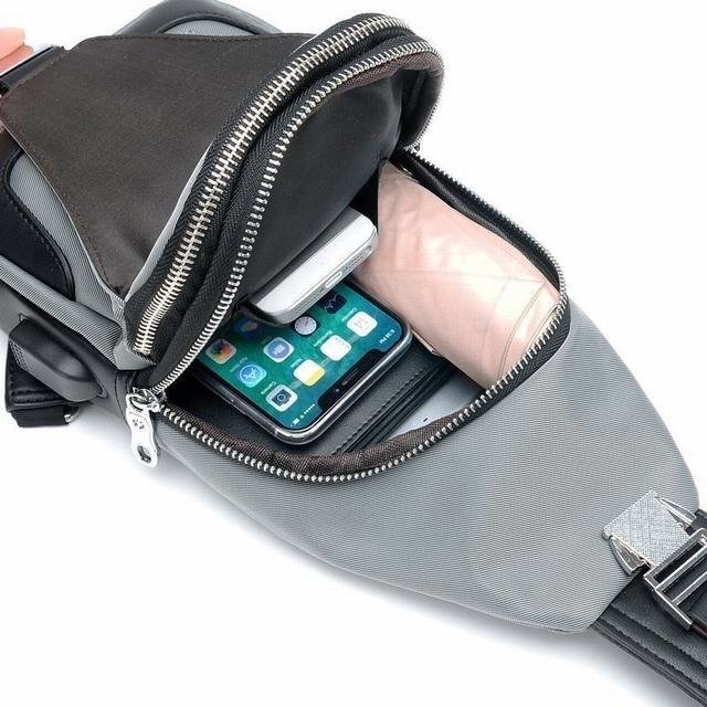 ボディバッグ メンズ メンズバッグ 大容量 ポケット多数 チャック スマホポーチ USB充電 デイパック ストラップ調整可 グレー_画像4