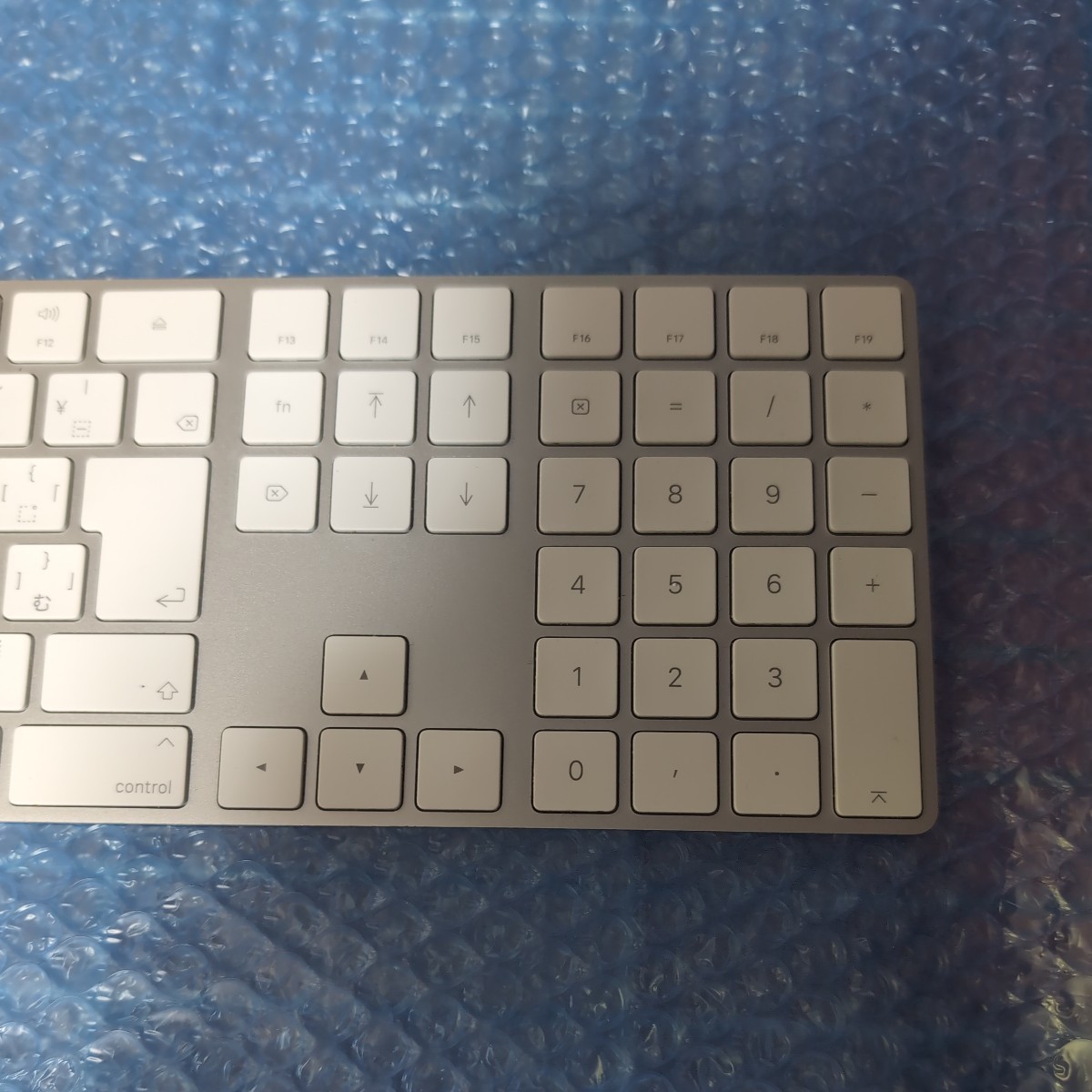 【動作品】Apple Magic Keyboard A1843 テンキー付き 日本語キーボード 純正 マジックキーボードの画像2