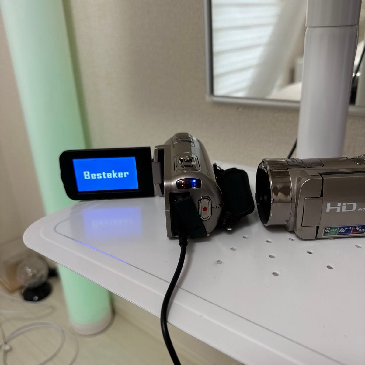 Besteker【本体2台】ハンディカム ビデオカメラ充電器1個付き。FULL HDポータブルビデオカメラ2400万画素