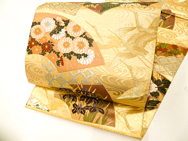 《京都一輝堂》【着物】 西陣織 袋帯 地紙に四季花文様 金糸 23B-1724の画像1