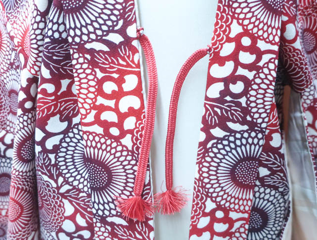 《京都一輝堂》【着物】 羽織 紅型 花文様 羽織紐付き 身丈約77.5cm 裄丈約61.5cm 24Z-1096の画像7