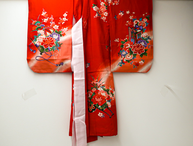 《京都一輝堂》【着物】 女児 祝着 花車文様 身丈約98cm 23W-6742の画像6