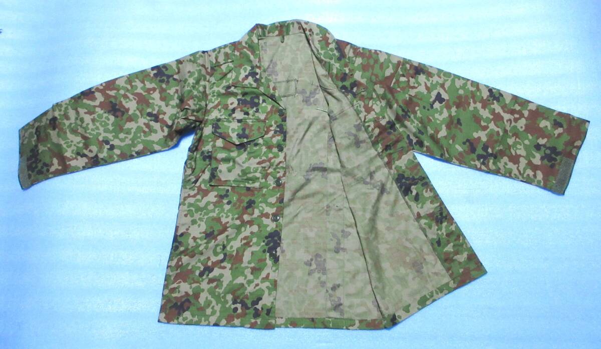 陸上自衛隊迷彩服上衣（ジャケット）４Ａ（Ｖ／Ｃ、新品アウトレット品）_画像3