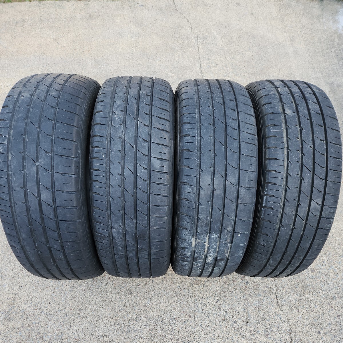 DUNLOPENASAVE RV504 225/55R18 98V 2018年製 8分山 中古夏タイヤ ノーマルタイヤ ダンロップの画像1