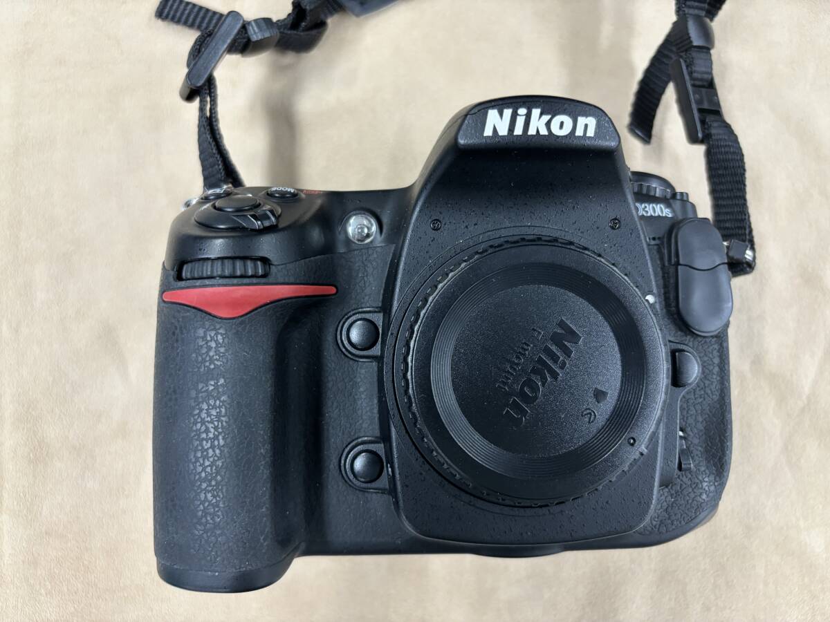 ニコン　Nikon D300S ボディ、レンズ（Nikkor 18-200mm、35mm）、レンズ（TAMRON 17-50mm）、バック等_画像2