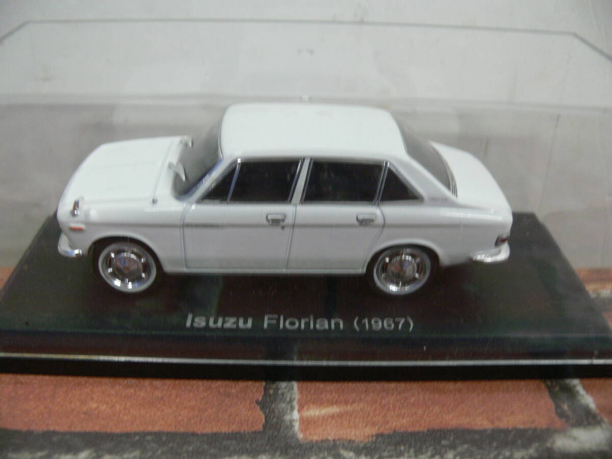 いすゞ フローリアン (1967) 1/43スケール 国産名車コレクション (ミニカー)_画像1