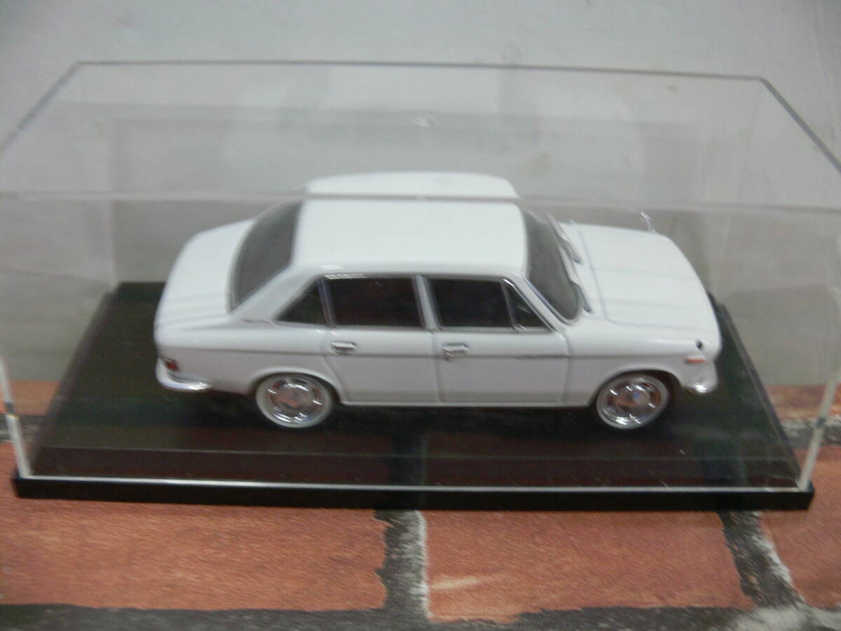 いすゞ フローリアン (1967) 1/43スケール 国産名車コレクション (ミニカー)_画像2