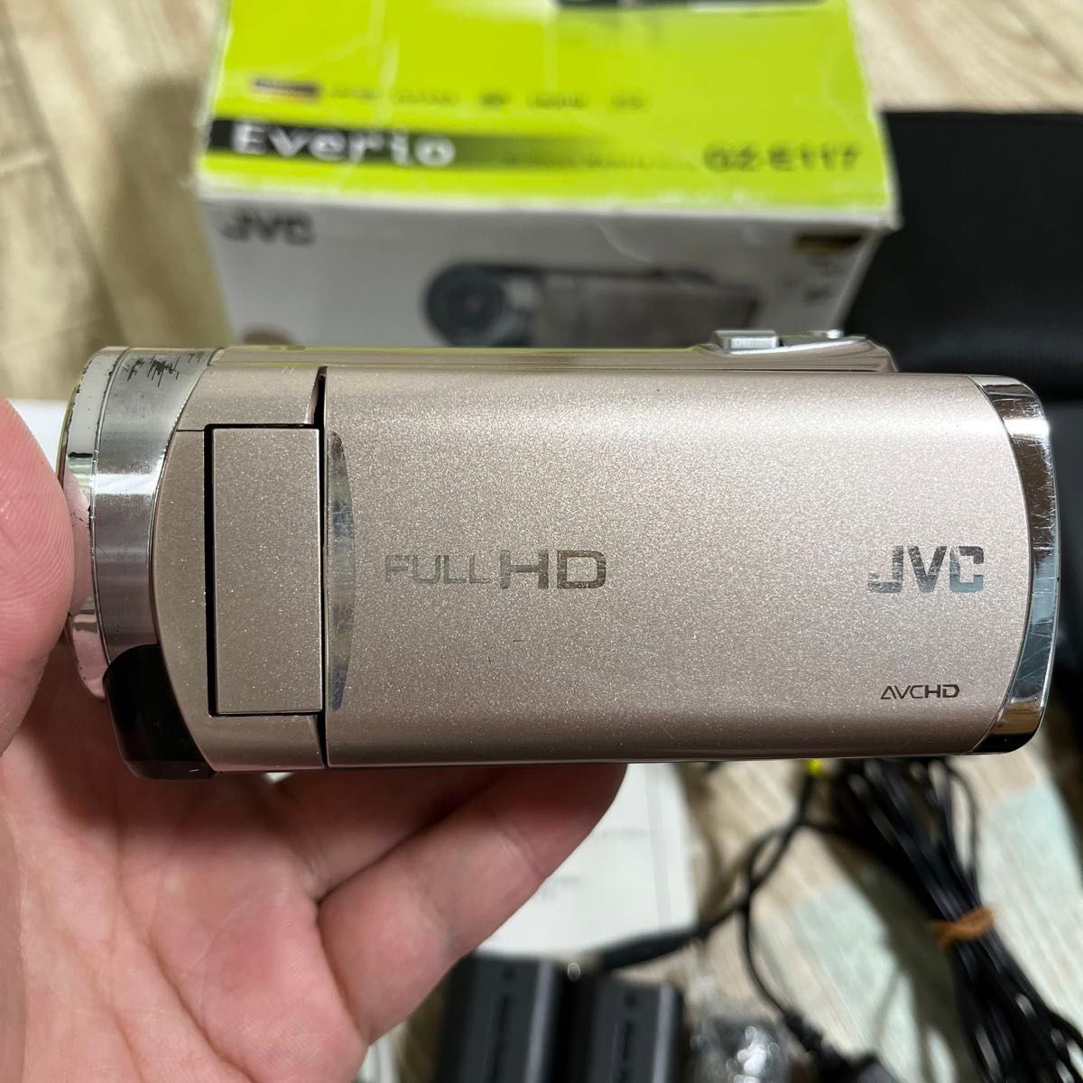 ケンウッド  JVC Everio ビデオカメラ GZ-E117 ゴールド