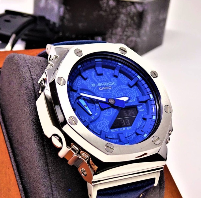 未使用・新品・Gショックカスタム本体付きGA2100ステンレス製シルバーベゼル＆本革レザーベルト・ペズリー柄ブルー文字盤メンズ腕時計の画像1